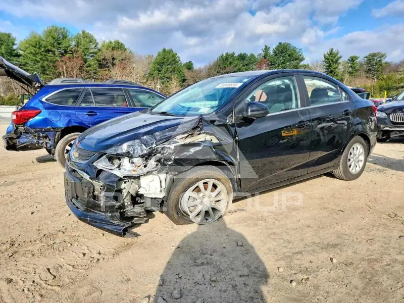 2017 Chevrolet Sonic фото