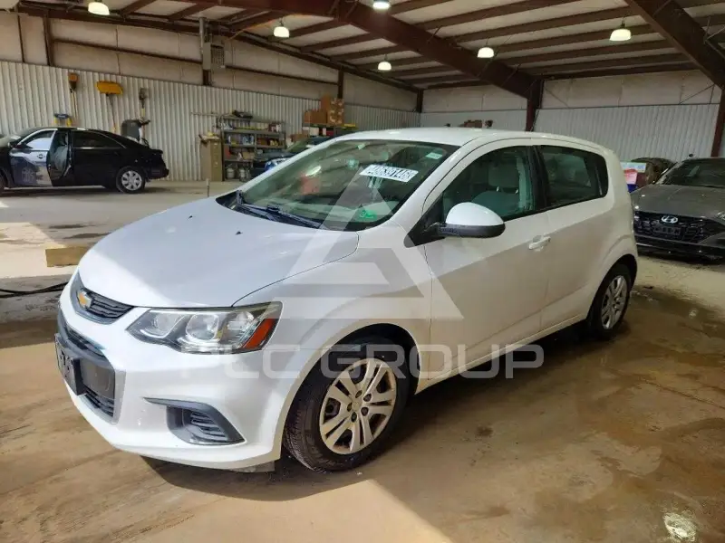 2017 Chevrolet Sonic фото