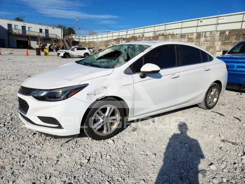 2017 Chevrolet Cruze photo