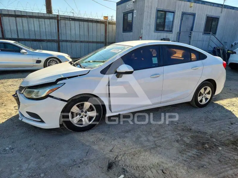 2017 Chevrolet Cruze photo