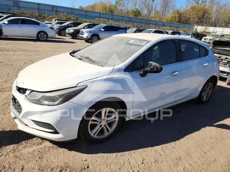 2017 Chevrolet Cruze photo