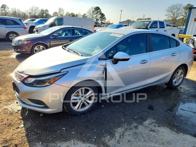2017 Chevrolet Cruze photo