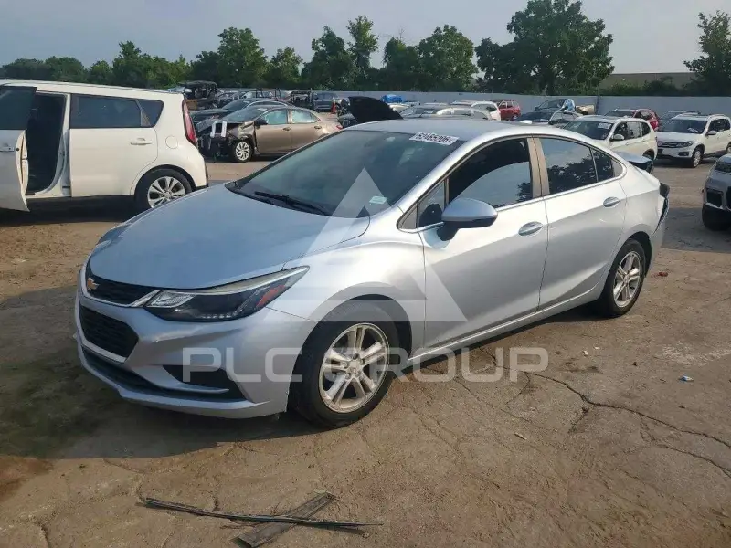 2017 Chevrolet Cruze photo