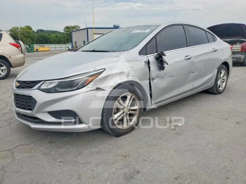 2017 Chevrolet Cruze photo