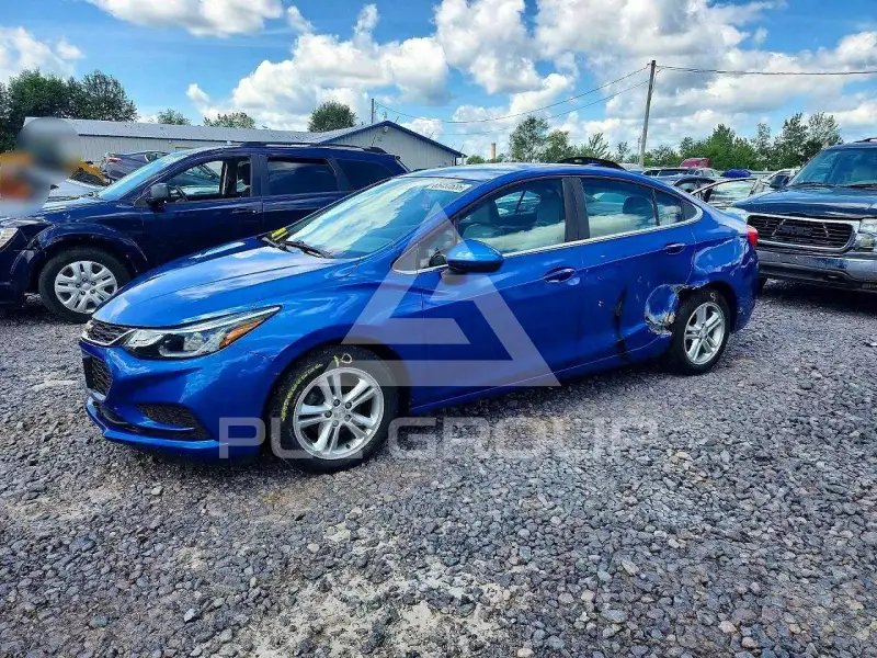 2017 Chevrolet Cruze photo