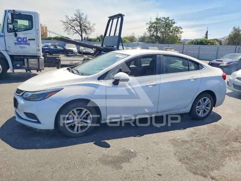 2017 Chevrolet Cruze фото