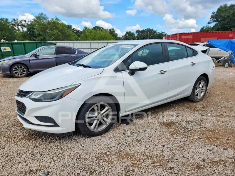 2017 Chevrolet Cruze photo