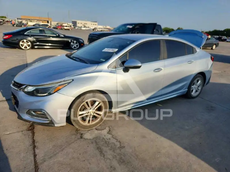 2017 Chevrolet Cruze photo