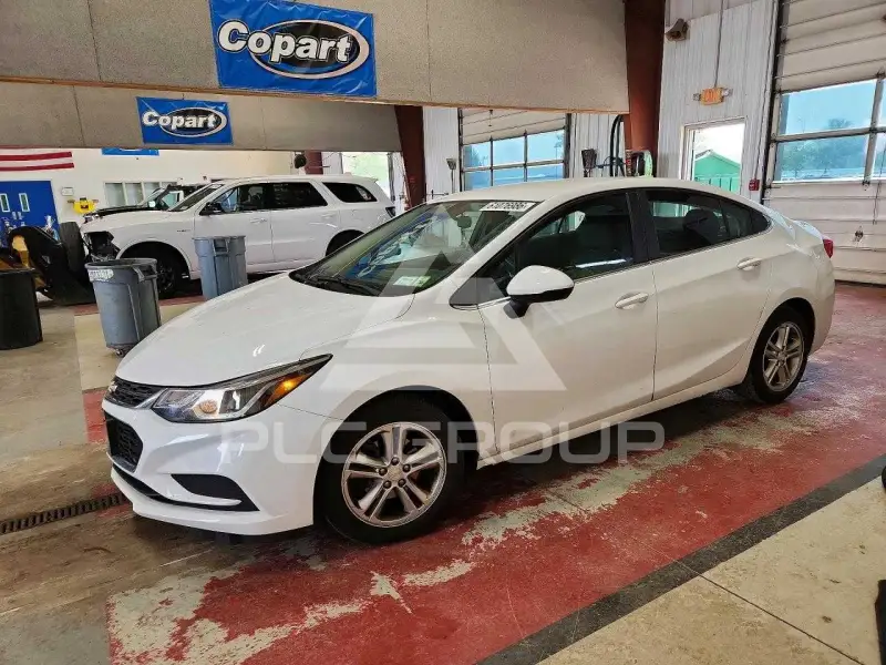 2017 Chevrolet Cruze photo