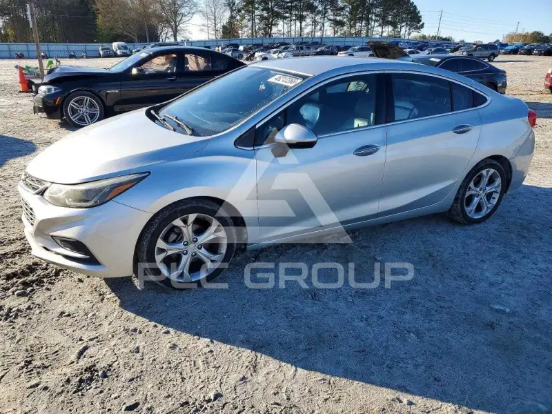 2017 Chevrolet Cruze photo