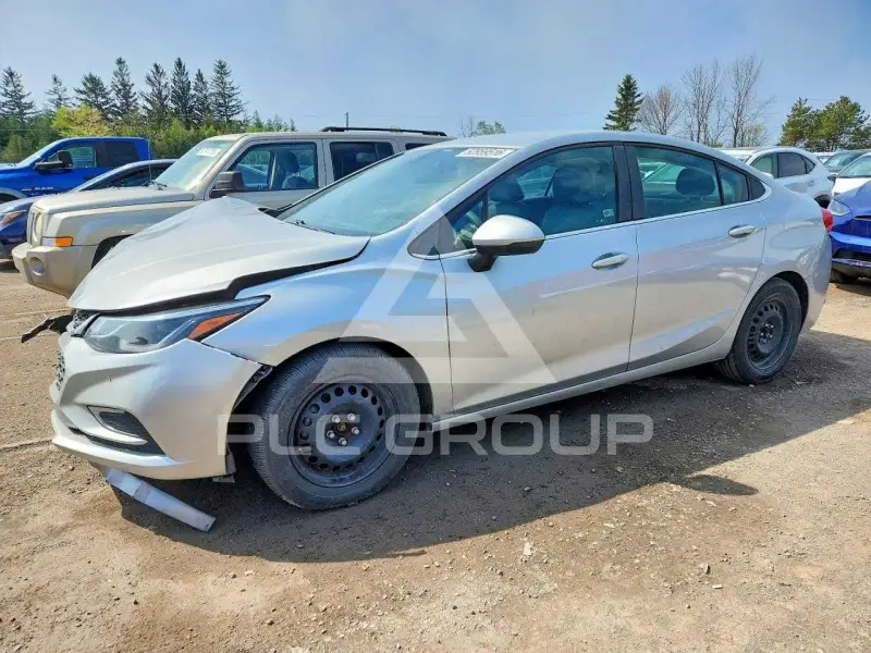 2017 Chevrolet Cruze photo