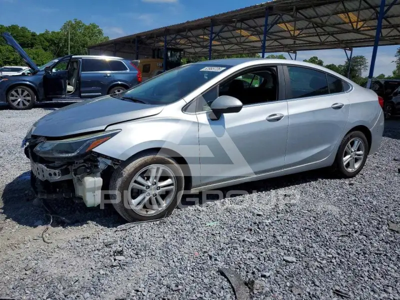 2017 Chevrolet Cruze photo
