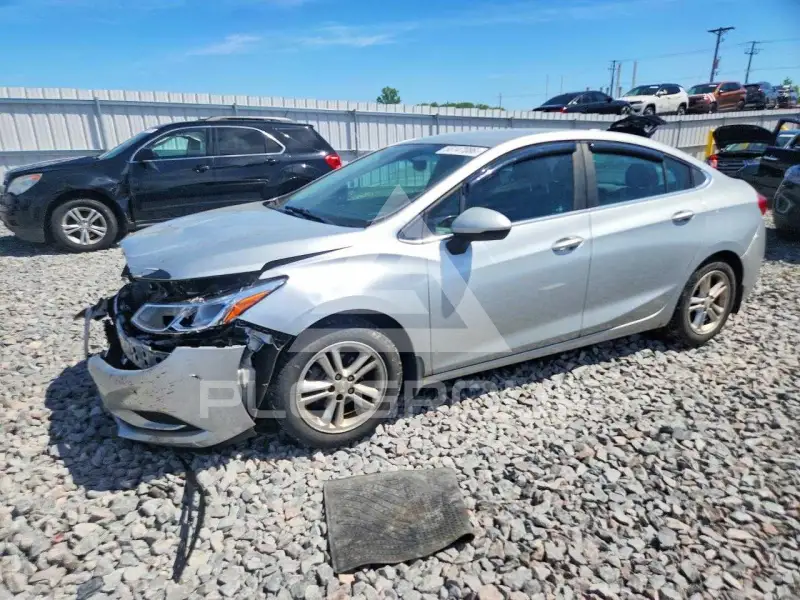 2017 Chevrolet Cruze photo