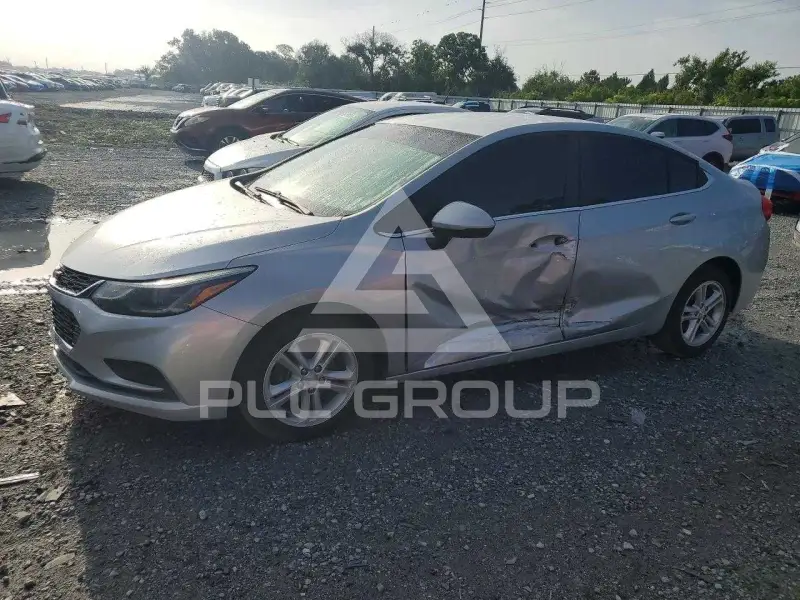2017 Chevrolet Cruze photo