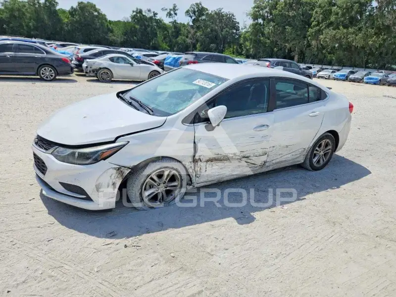 2017 Chevrolet Cruze photo