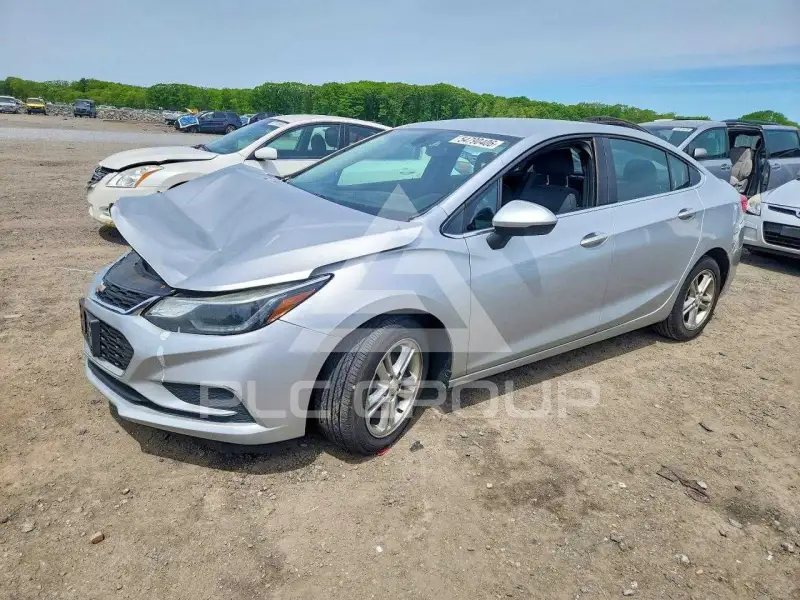2017 Chevrolet Cruze photo