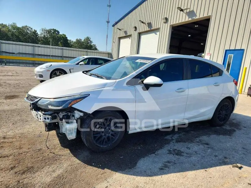 2017 Chevrolet Cruze фото