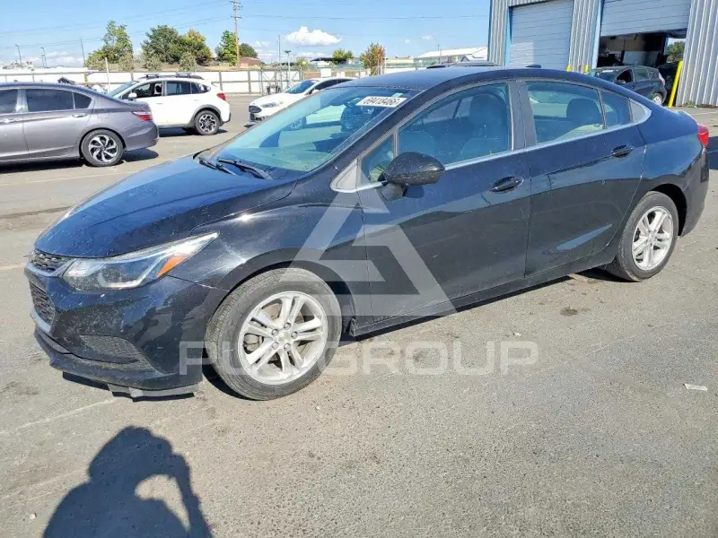 2017 Chevrolet Cruze photo