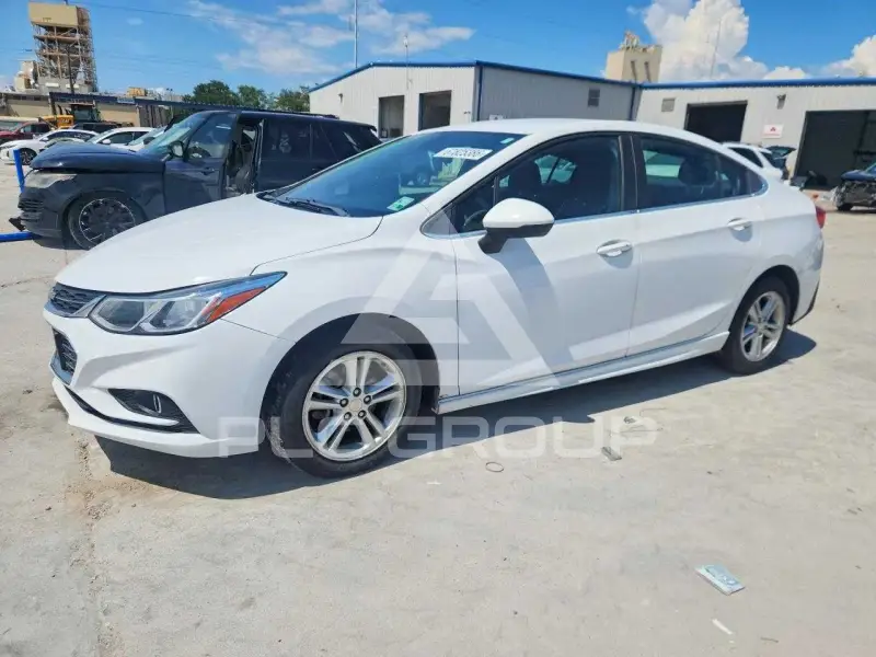 2017 Chevrolet Cruze photo
