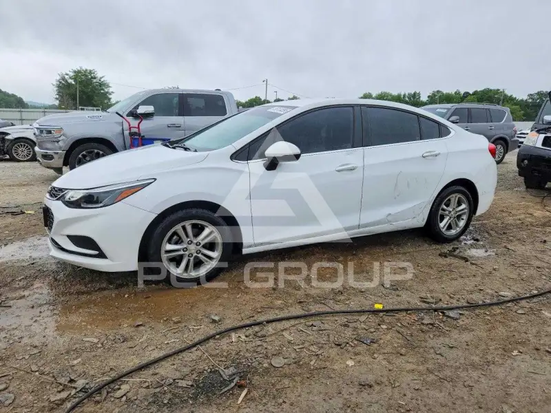 2017 Chevrolet Cruze photo