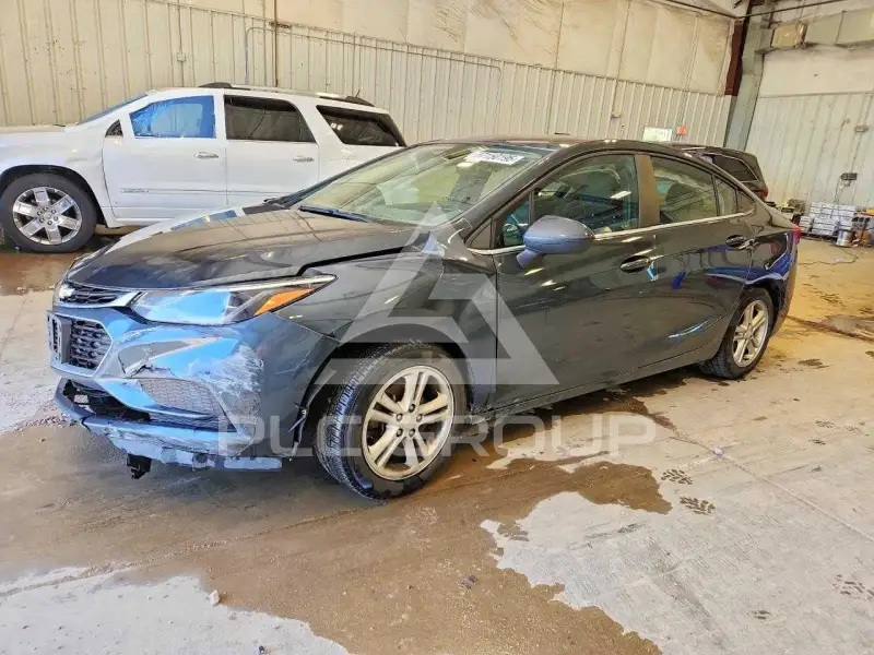 2017 Chevrolet Cruze photo