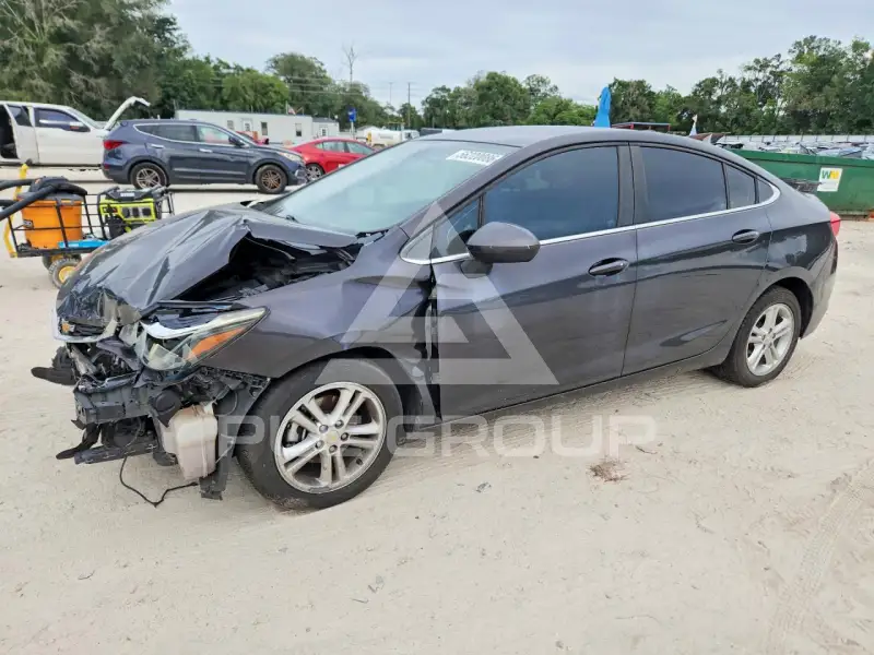 2017 Chevrolet Cruze photo