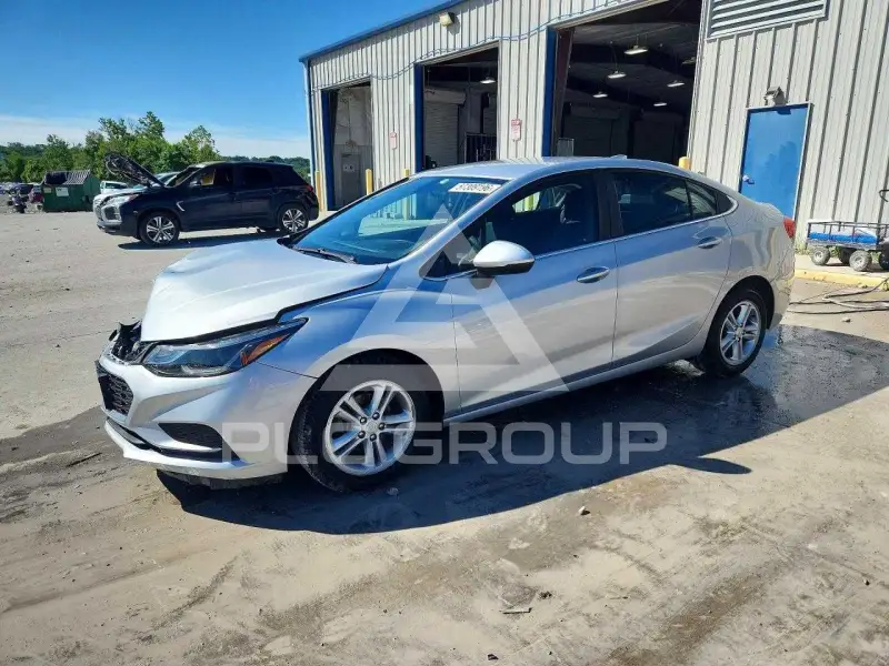 2017 Chevrolet Cruze photo