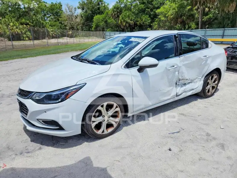 2017 Chevrolet Cruze photo