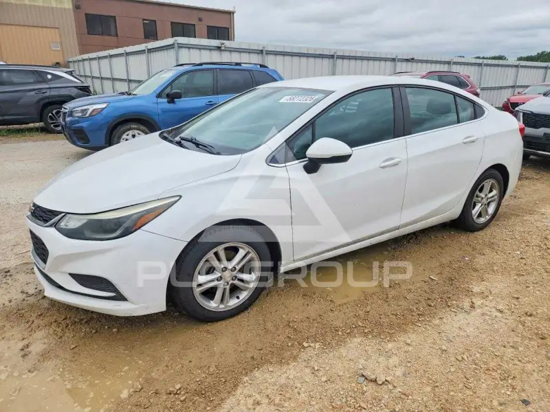 2017 Chevrolet Cruze photo