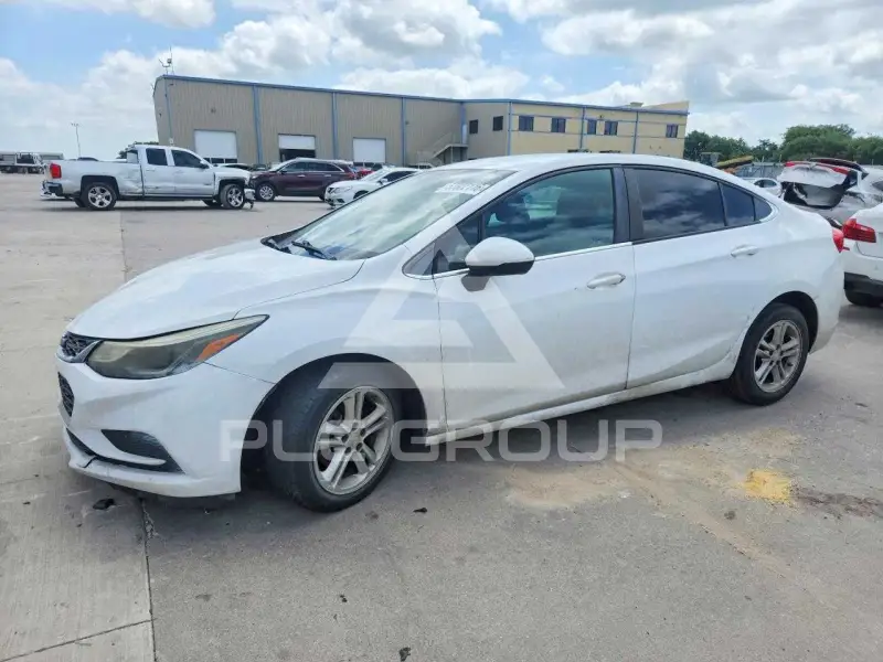2017 Chevrolet Cruze photo
