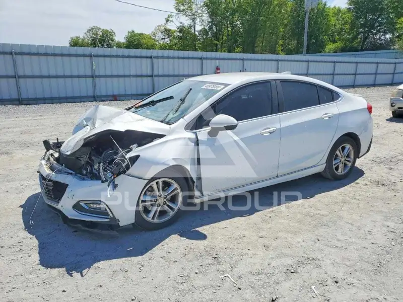 2017 Chevrolet Cruze photo