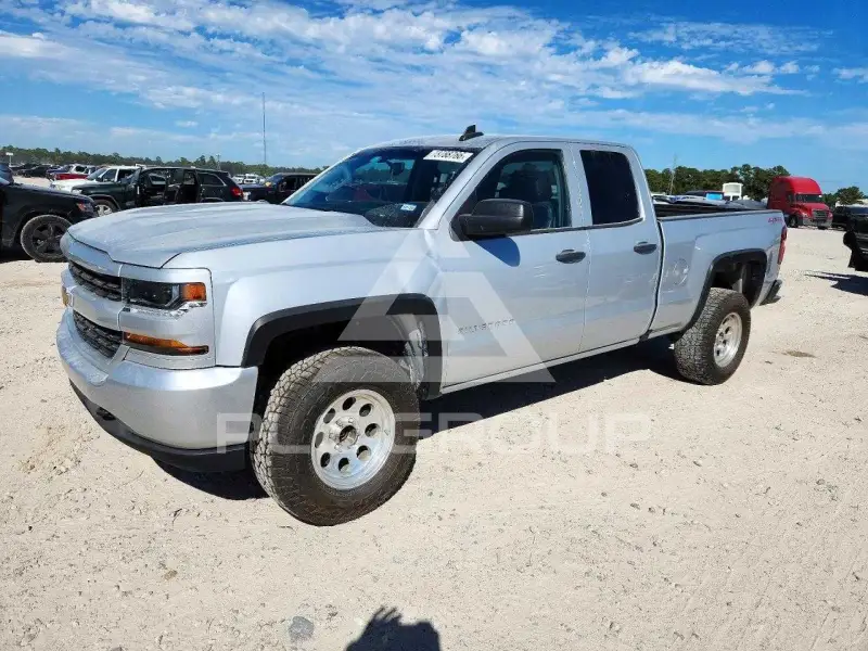 2017 Chevrolet Silverado photo