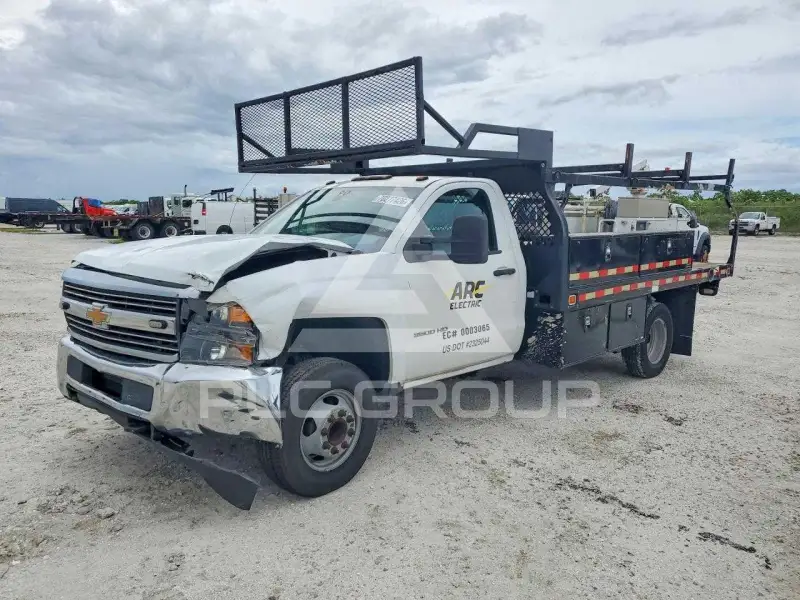 2017 Chevrolet Silverado фото