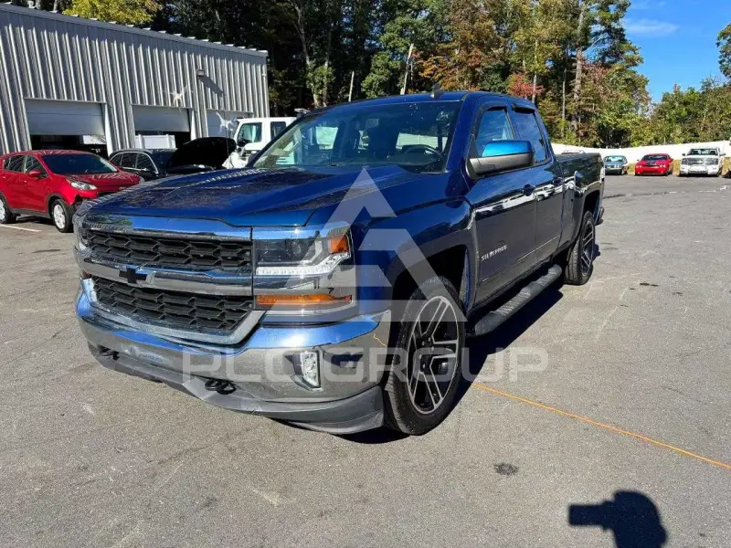 2017 Chevrolet Silverado photo