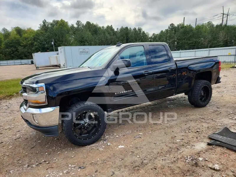 2017 Chevrolet Silverado photo
