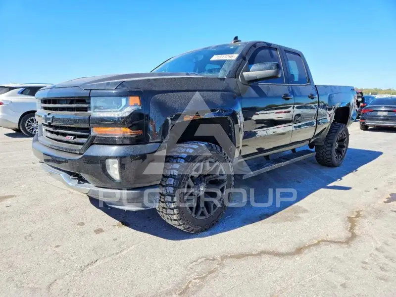 2017 Chevrolet Silverado фото