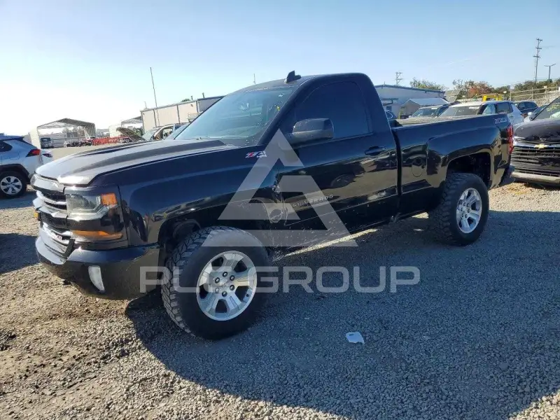 2017 Chevrolet Silverado photo
