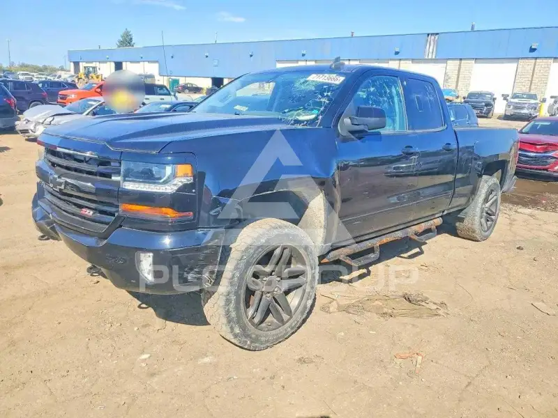 2017 Chevrolet Silverado photo