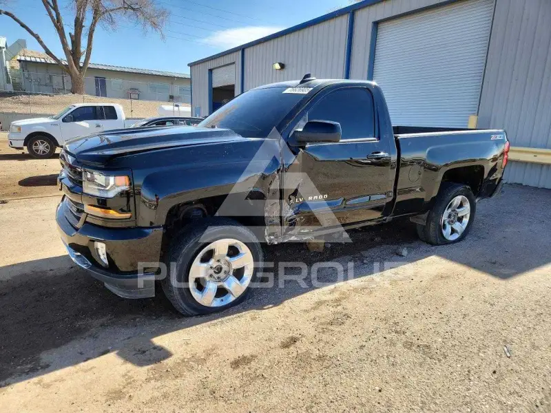 2017 Chevrolet Silverado photo