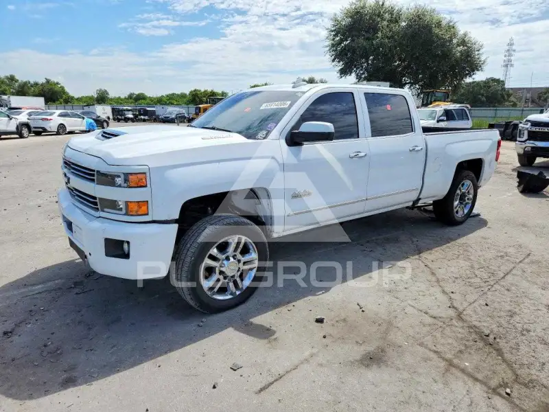 2017 Chevrolet Silverado photo