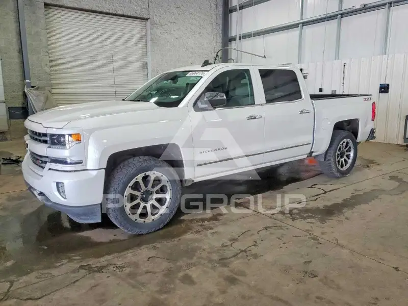 2017 Chevrolet Silverado фото