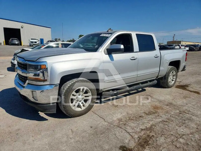 2017 Chevrolet Silverado photo