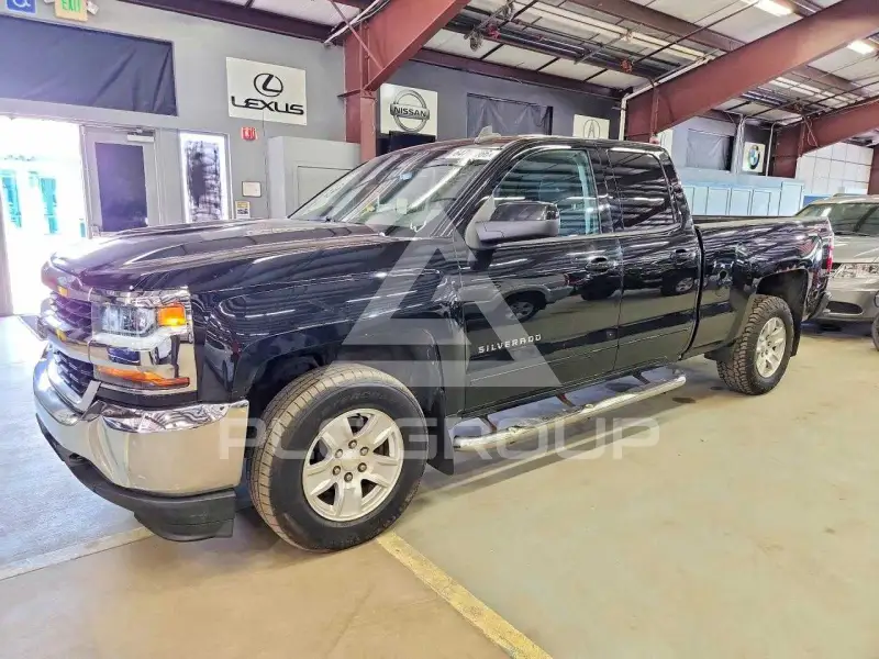 2017 Chevrolet Silverado photo