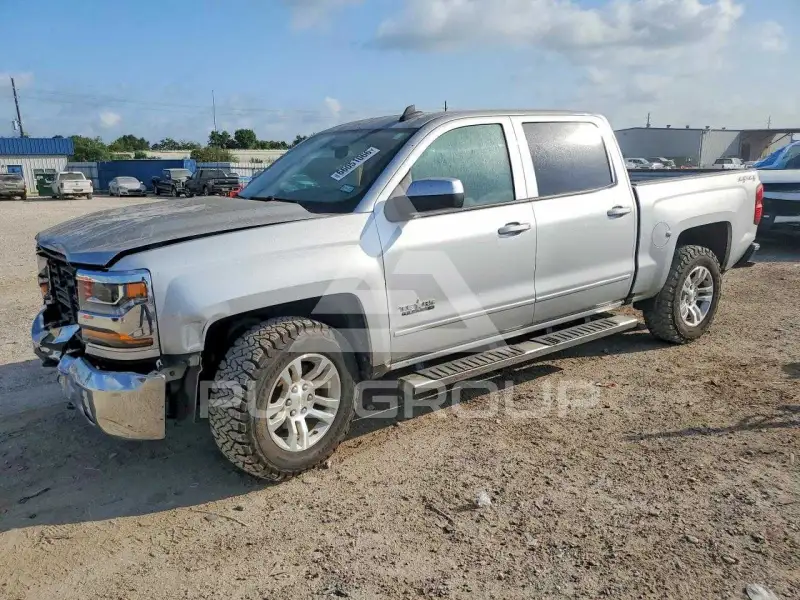 2017 Chevrolet Silverado photo