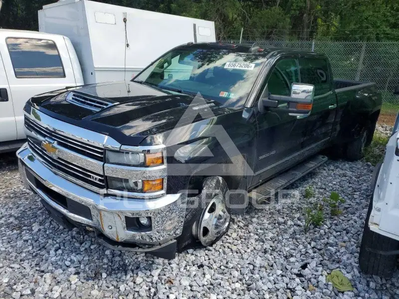 2017 Chevrolet Silverado фото