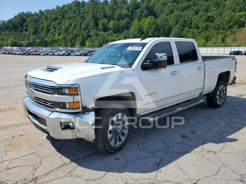 2017 Chevrolet Silverado фото