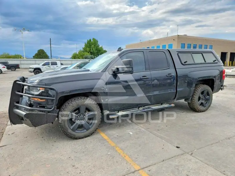 2017 Chevrolet Silverado photo
