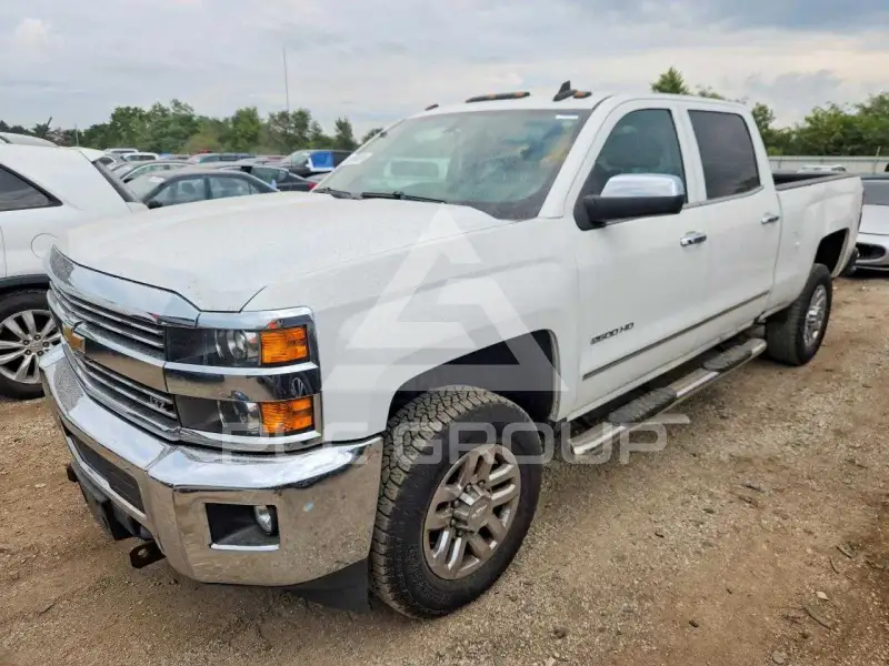 2017 Chevrolet Silverado photo