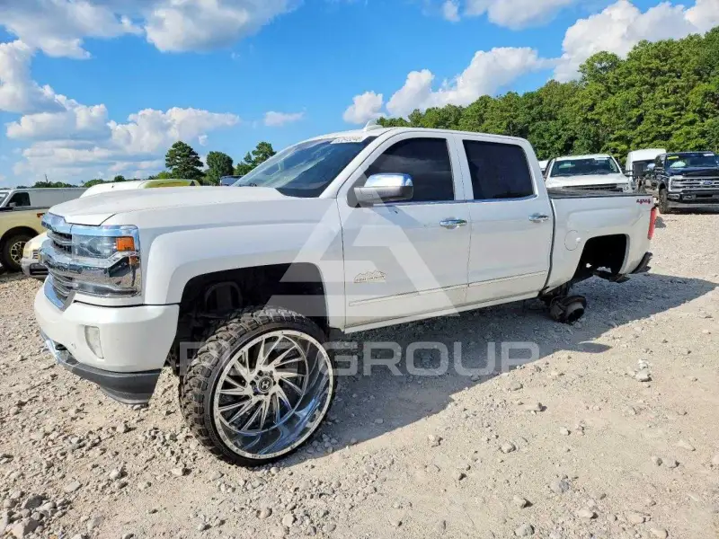 2017 Chevrolet Silverado photo
