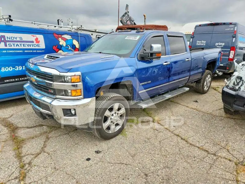 2017 Chevrolet Silverado фото